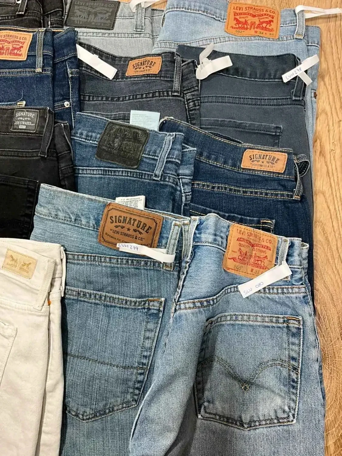 Lot 10 Jeans Levi's Diverses Coupes Tailles Assorties Vintage Multicolore – photo 2